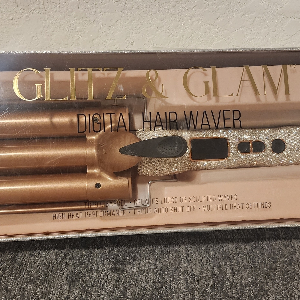 Glitz & Glam Digital Triple Barrel Hair Waver